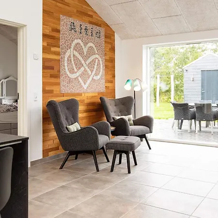 9 Person In Dannemare